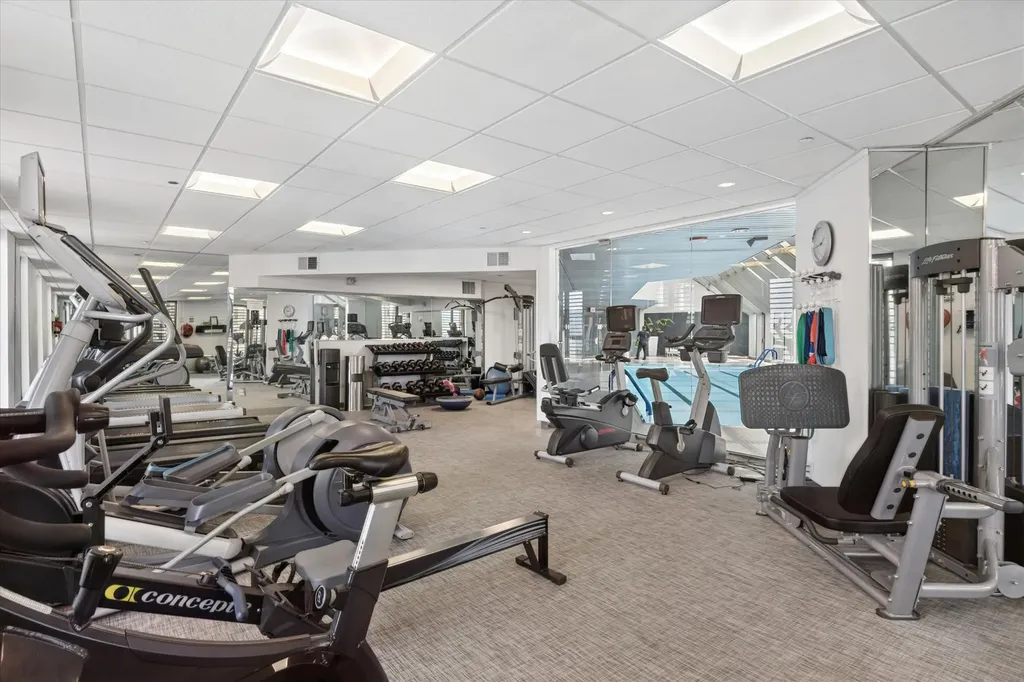 950 North Michigan Avenue Chicago IL 60611