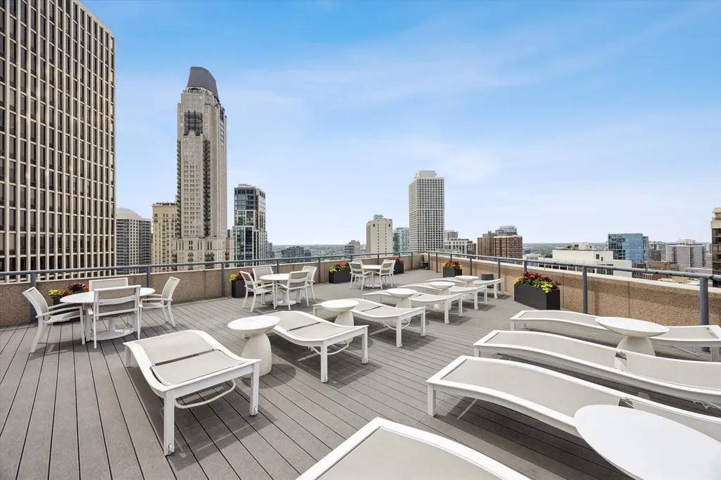 950 North Michigan Avenue Chicago IL 60611