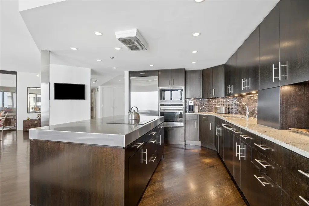 950 North Michigan Avenue Chicago IL 60611