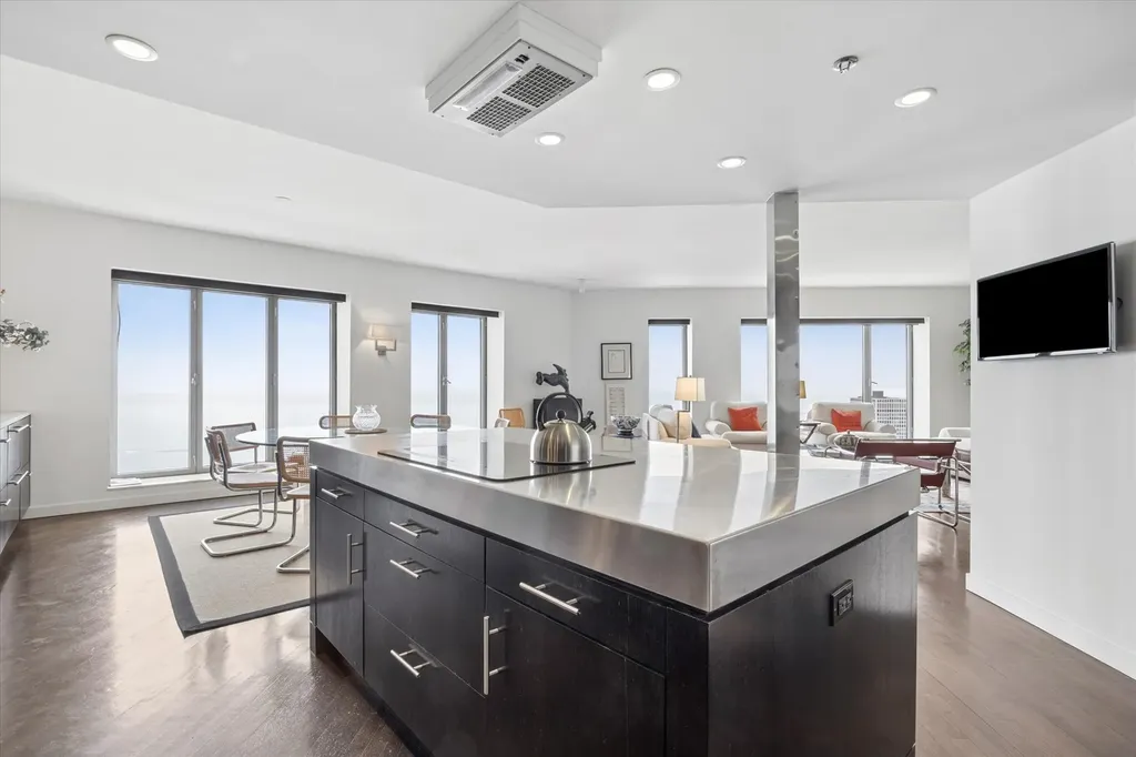 950 North Michigan Avenue Chicago IL 60611