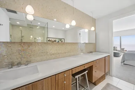 950 North Michigan Avenue Chicago IL 60611