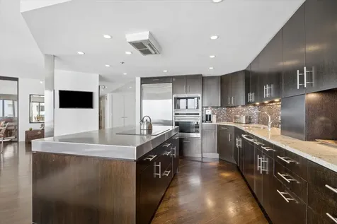 950 North Michigan Avenue Chicago IL 60611