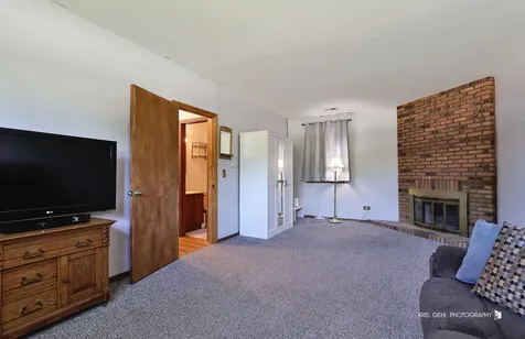 2401 Mallard Drive Lindenhurst IL 60046
