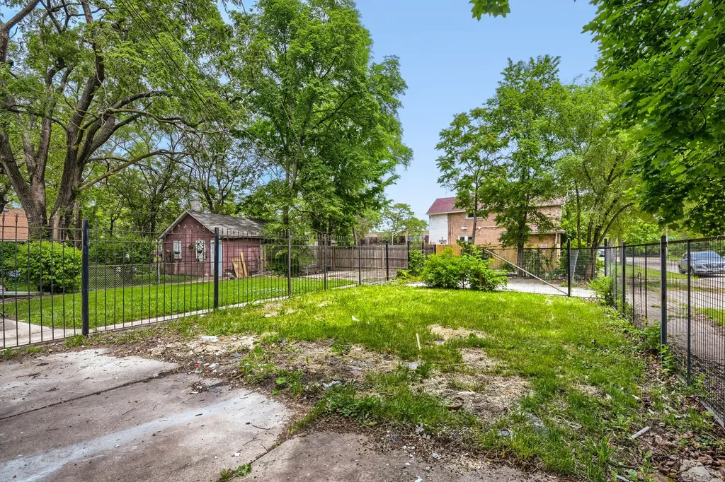 12025 South Prairie Avenue Chicago IL 60628