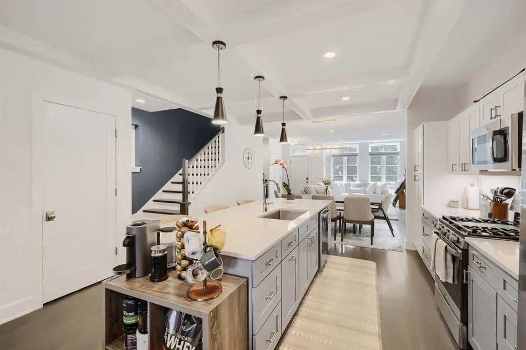 319 South Washtenaw Avenue Chicago IL 60612