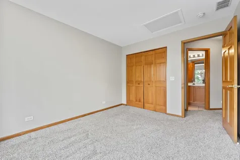 2822 Granite Court Crystal Lake IL 60012