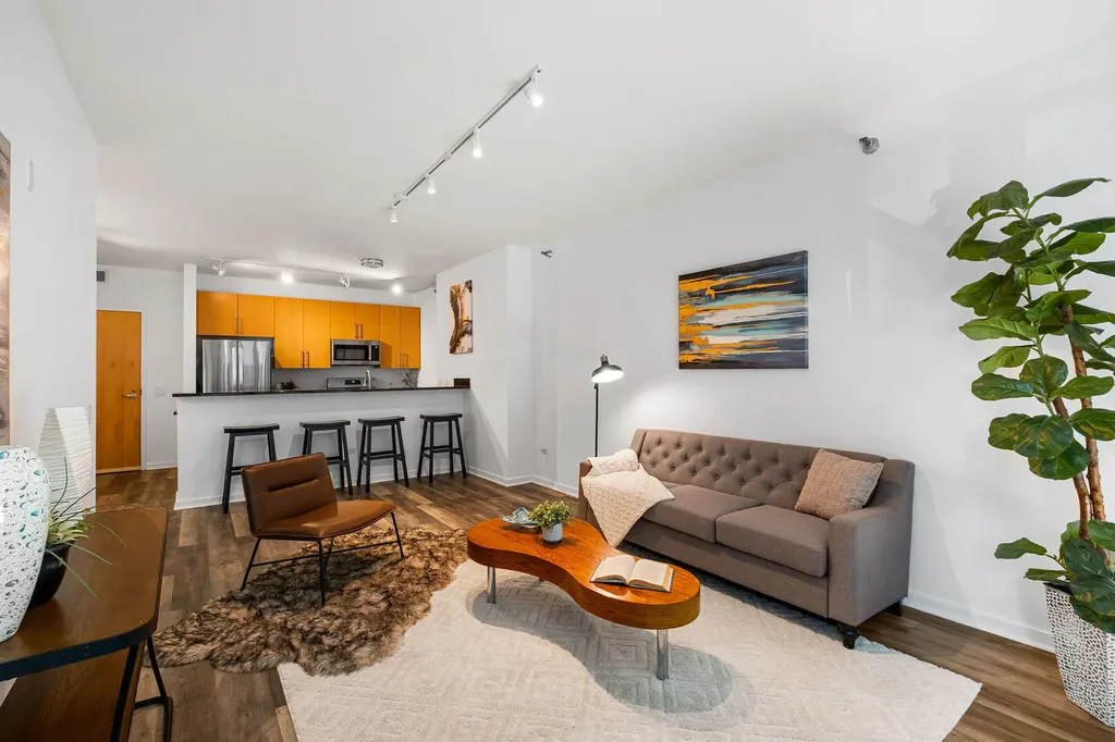 125 South Green Street Chicago IL 60607