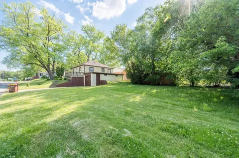 1203 Taylor Street Rockford IL 61101