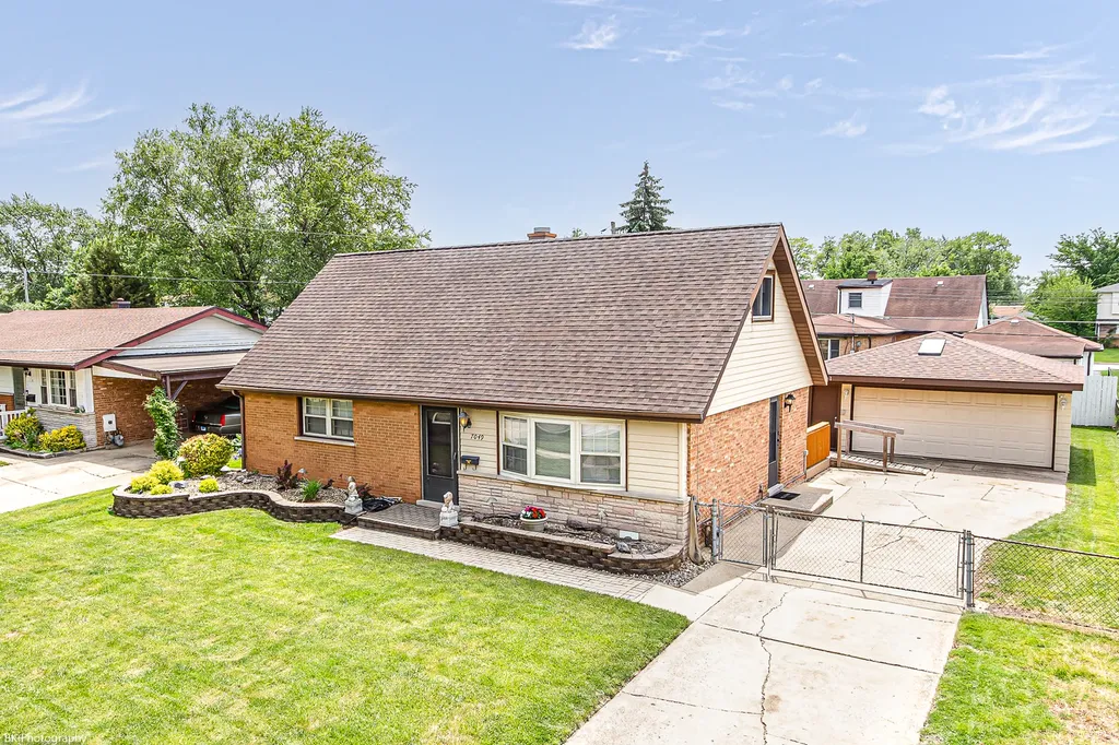 7049 West 91 Street Bridgeview IL 60455