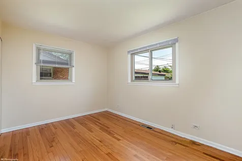 7049 West 91 Street Bridgeview IL 60455