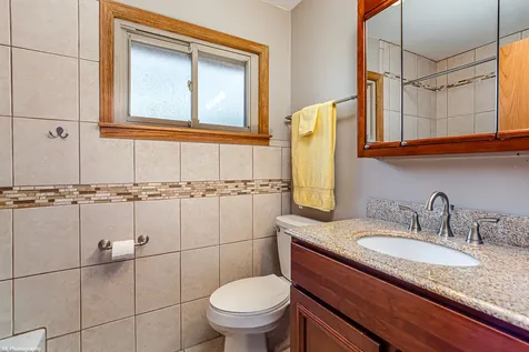 7049 West 91 Street Bridgeview IL 60455