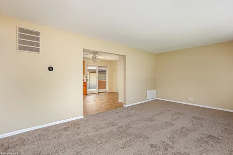 7049 West 91 Street Bridgeview IL 60455