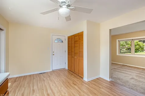 7049 West 91 Street Bridgeview IL 60455
