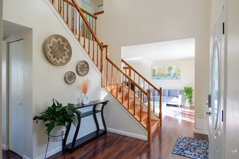 850 Indian Wells Circle Elgin IL 60123