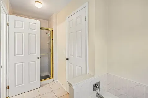 214 Carmelhead Lane Schaumburg IL 60193