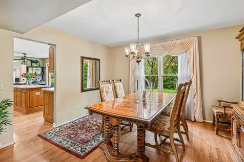 214 Carmelhead Lane Schaumburg IL 60193