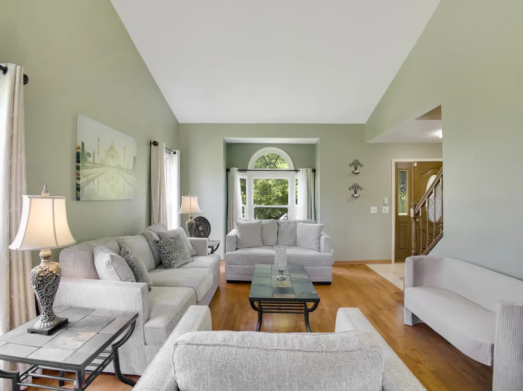 5 Cheswick Court Schaumburg IL 60194