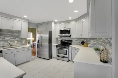 5 Cheswick Court Schaumburg IL 60194