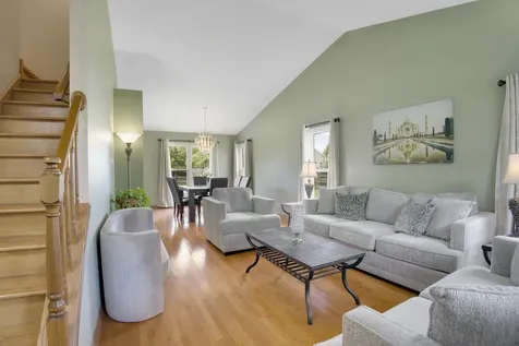 5 Cheswick Court Schaumburg IL 60194