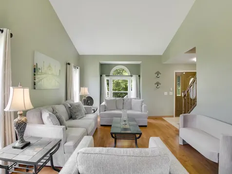 5 Cheswick Court Schaumburg IL 60194