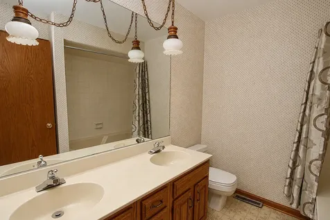 5217 Briarwood Road Woodstock IL 60098