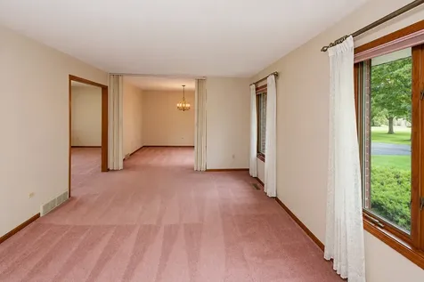 5217 Briarwood Road Woodstock IL 60098