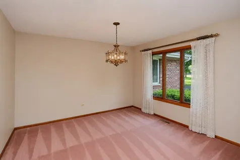 5217 Briarwood Road Woodstock IL 60098