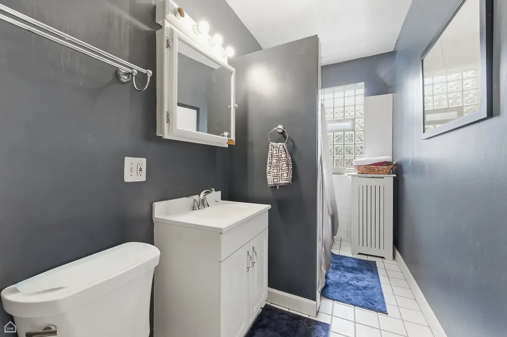 1516 West Byron Street Chicago IL 60613