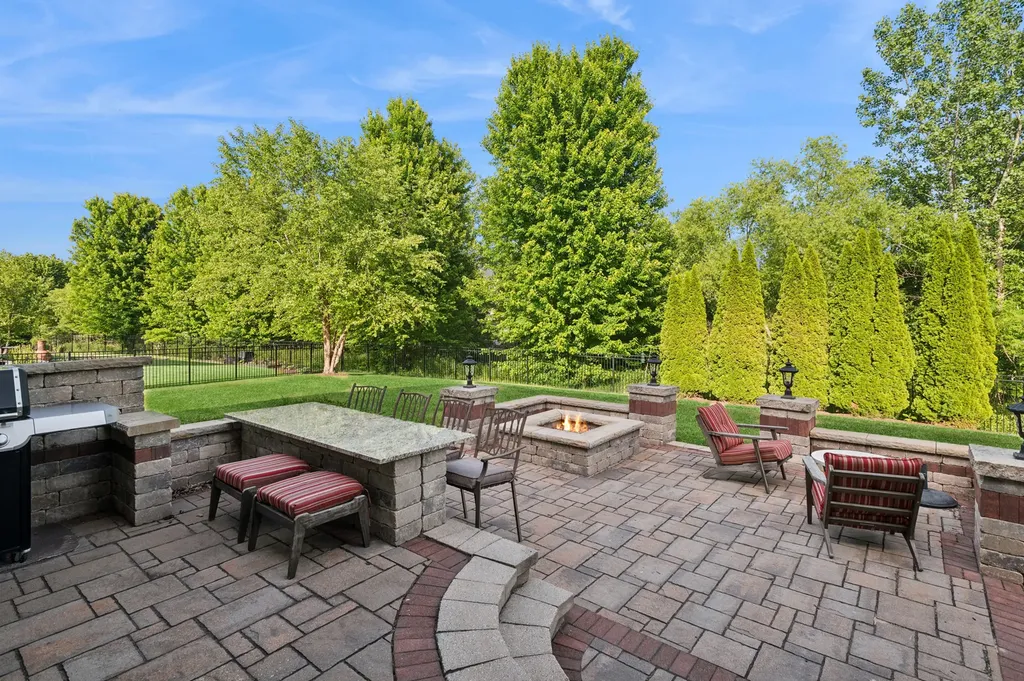 1133 Verona Ridge Drive Aurora IL 60506