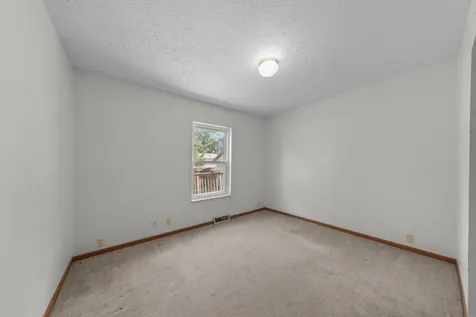 40 East Livingston Street Godley IL 60407