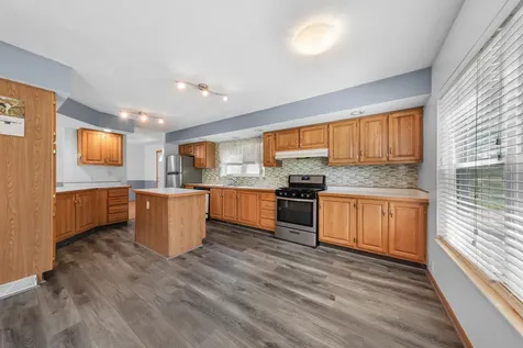 40 East Livingston Street Godley IL 60407