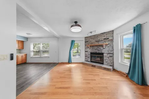 40 East Livingston Street Godley IL 60407