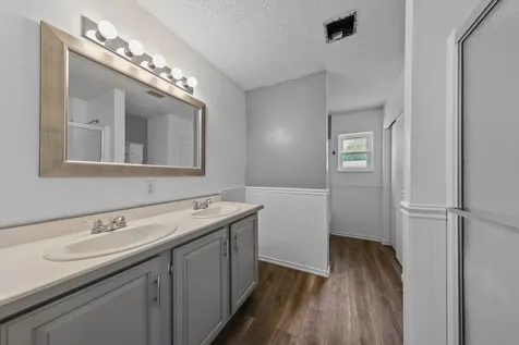 40 East Livingston Street Godley IL 60407