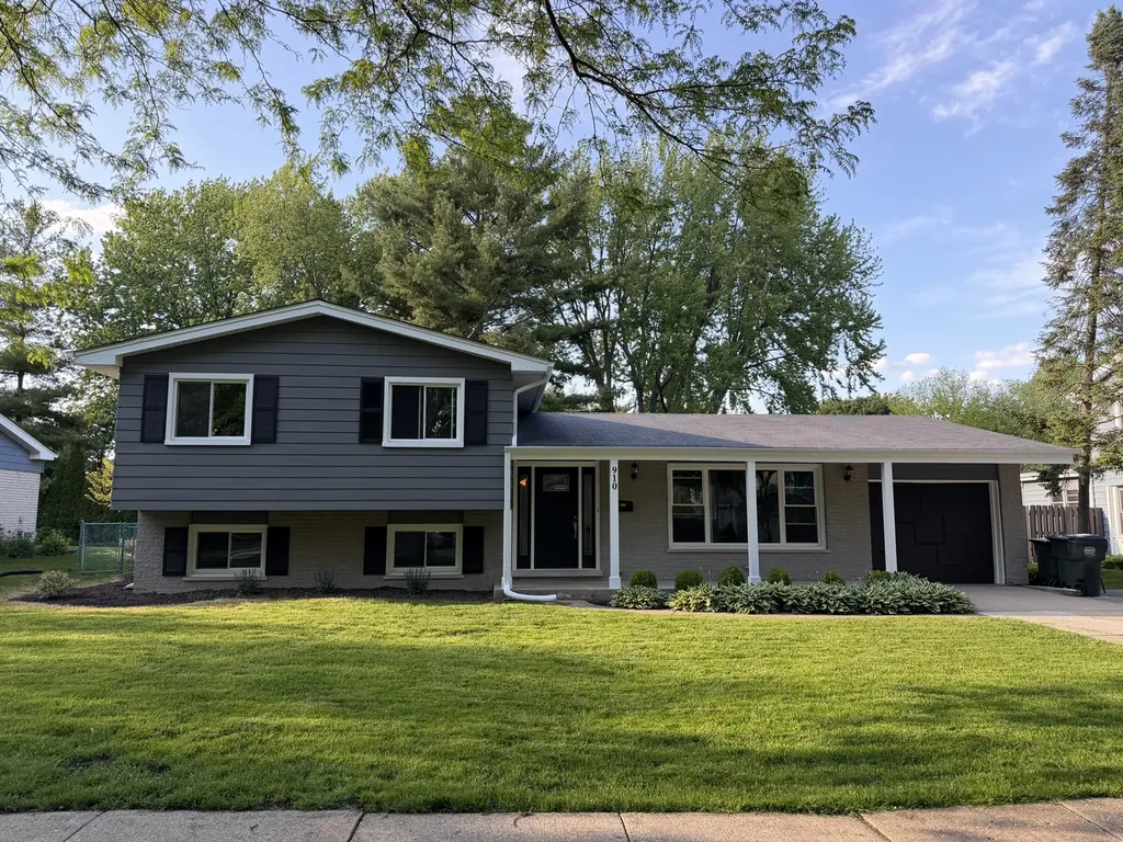 910 Fairlawn Avenue Libertyville IL 60048
