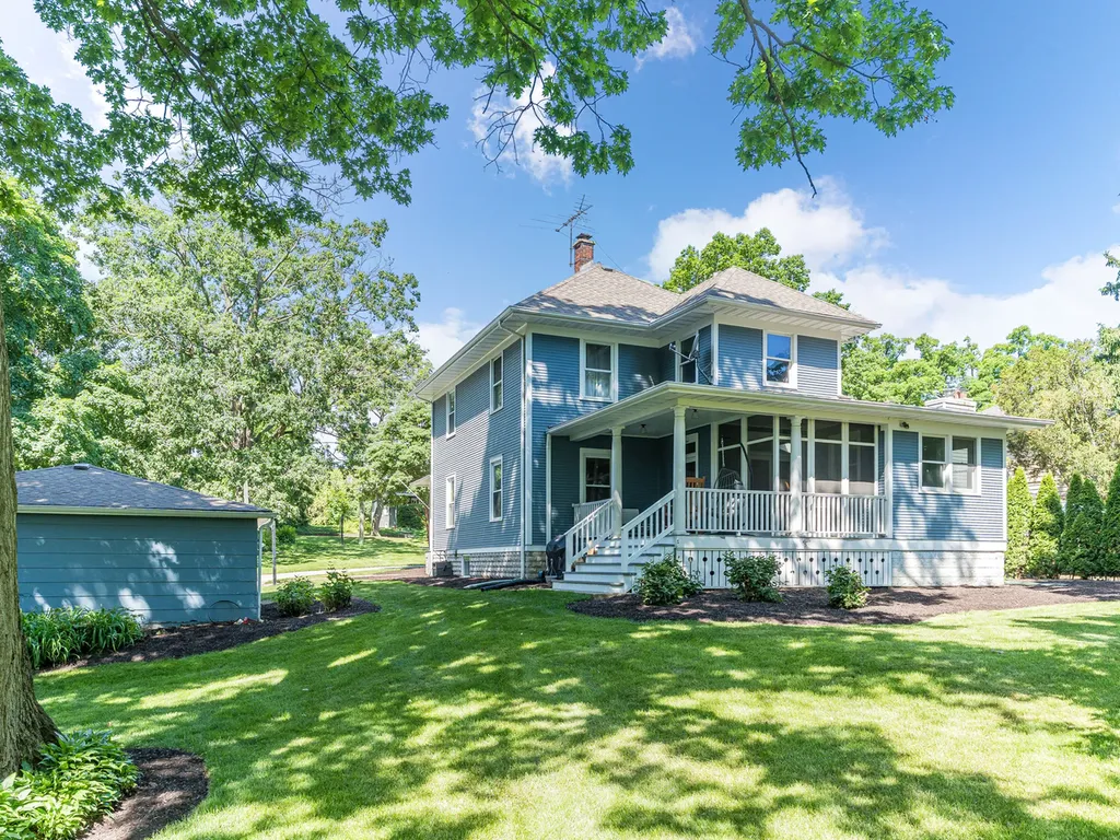 473 North Montclair Avenue Glen Ellyn IL 60137