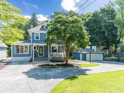 473 North Montclair Avenue Glen Ellyn IL 60137