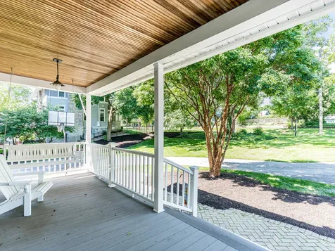 473 North Montclair Avenue Glen Ellyn IL 60137