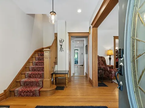 473 North Montclair Avenue Glen Ellyn IL 60137
