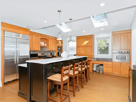 473 North Montclair Avenue Glen Ellyn IL 60137