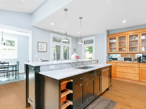 473 North Montclair Avenue Glen Ellyn IL 60137