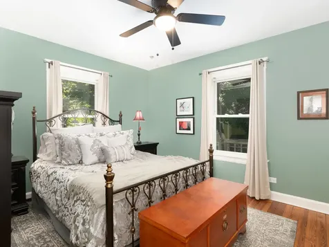 473 North Montclair Avenue Glen Ellyn IL 60137