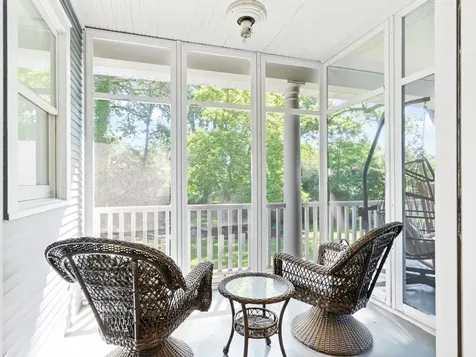 473 North Montclair Avenue Glen Ellyn IL 60137