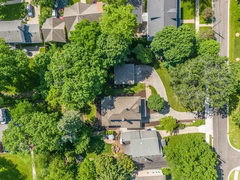 473 North Montclair Avenue Glen Ellyn IL 60137