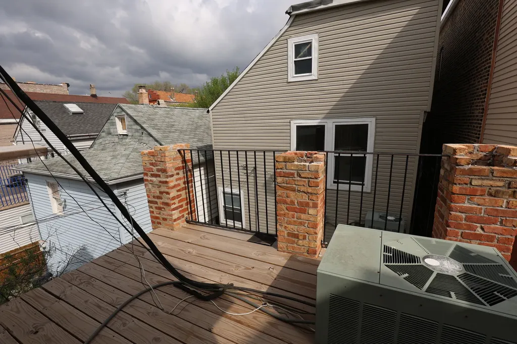 2039 West 18th Place Chicago IL 60608