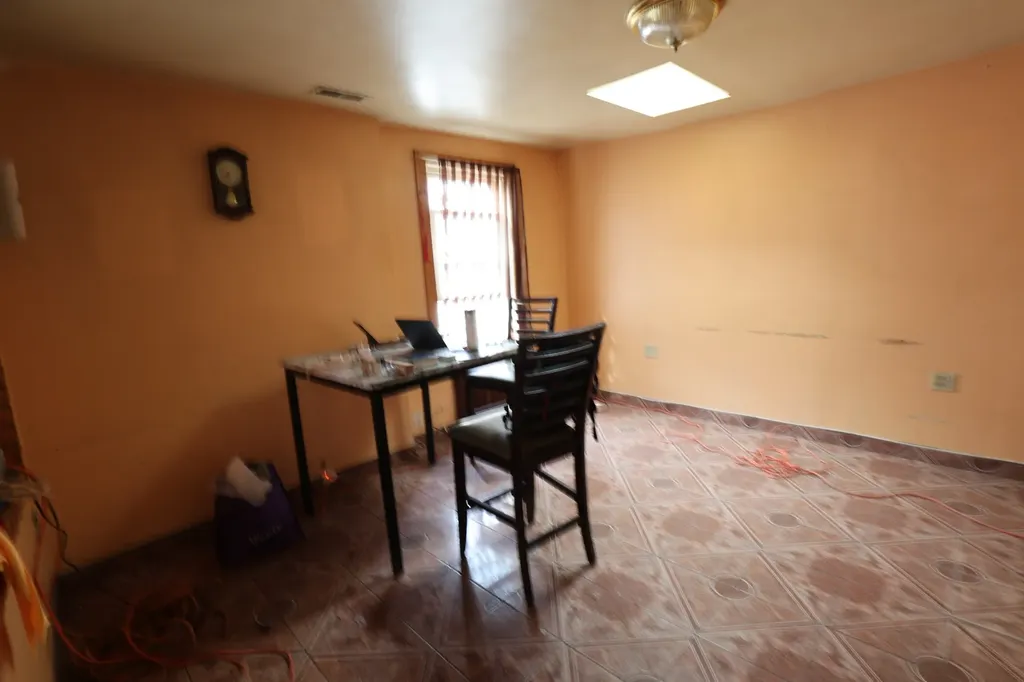 2039 West 18th Place Chicago IL 60608