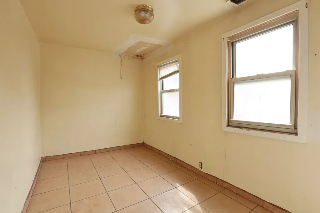 2039 West 18th Place Chicago IL 60608
