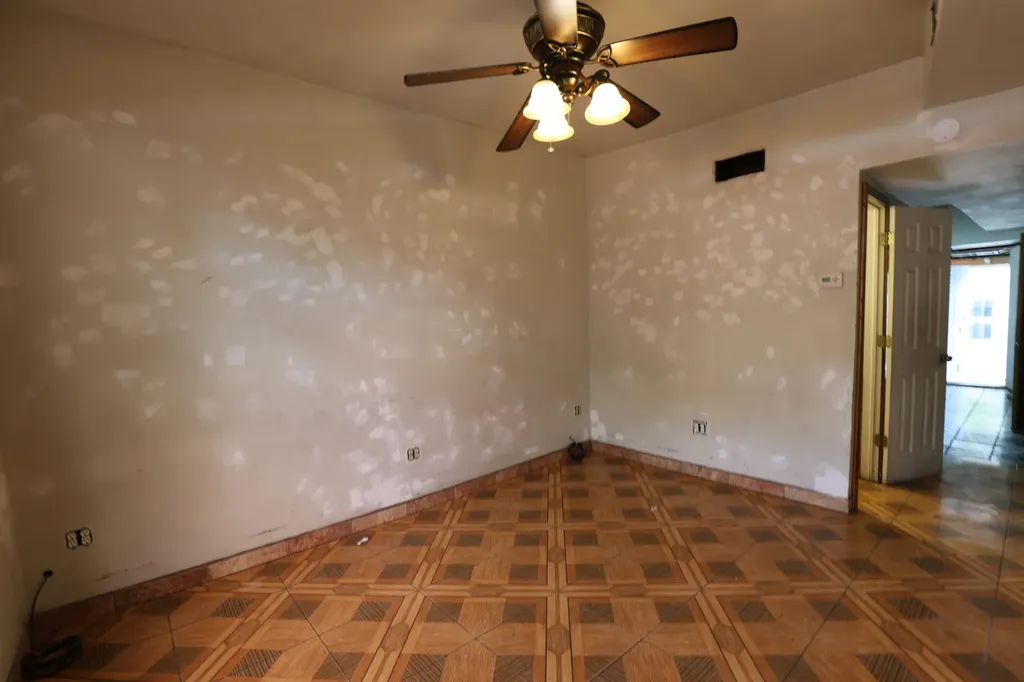 2039 West 18th Place Chicago IL 60608