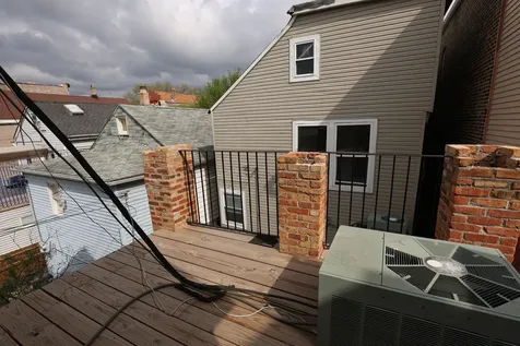 2039 West 18th Place Chicago IL 60608
