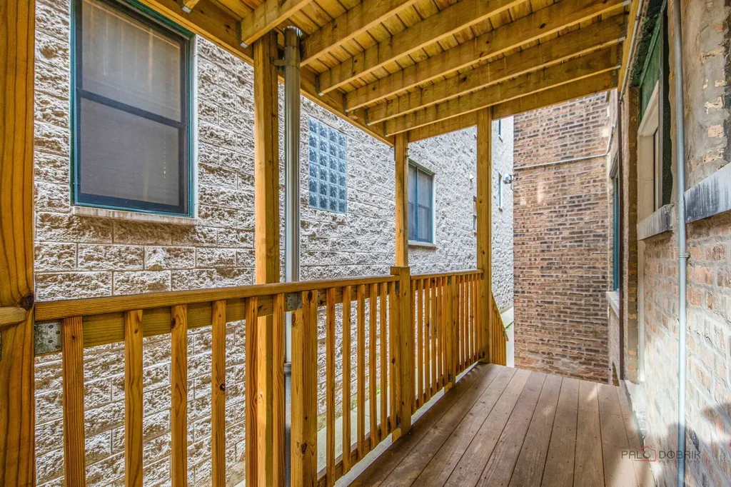 2026 North Burling Street Chicago IL 60614