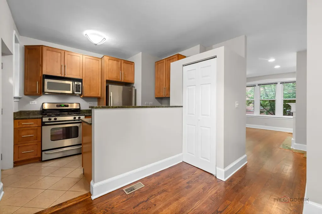 2026 North Burling Street Chicago IL 60614